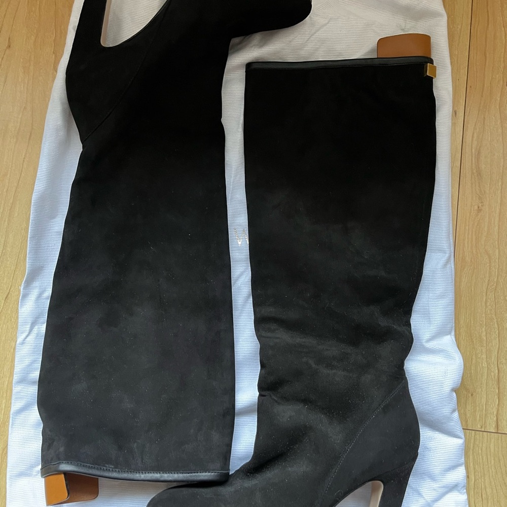 Elegant Black Knee-High Boots